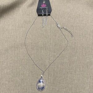 Paparazzi Silver Teardrop Necklace with Earrings